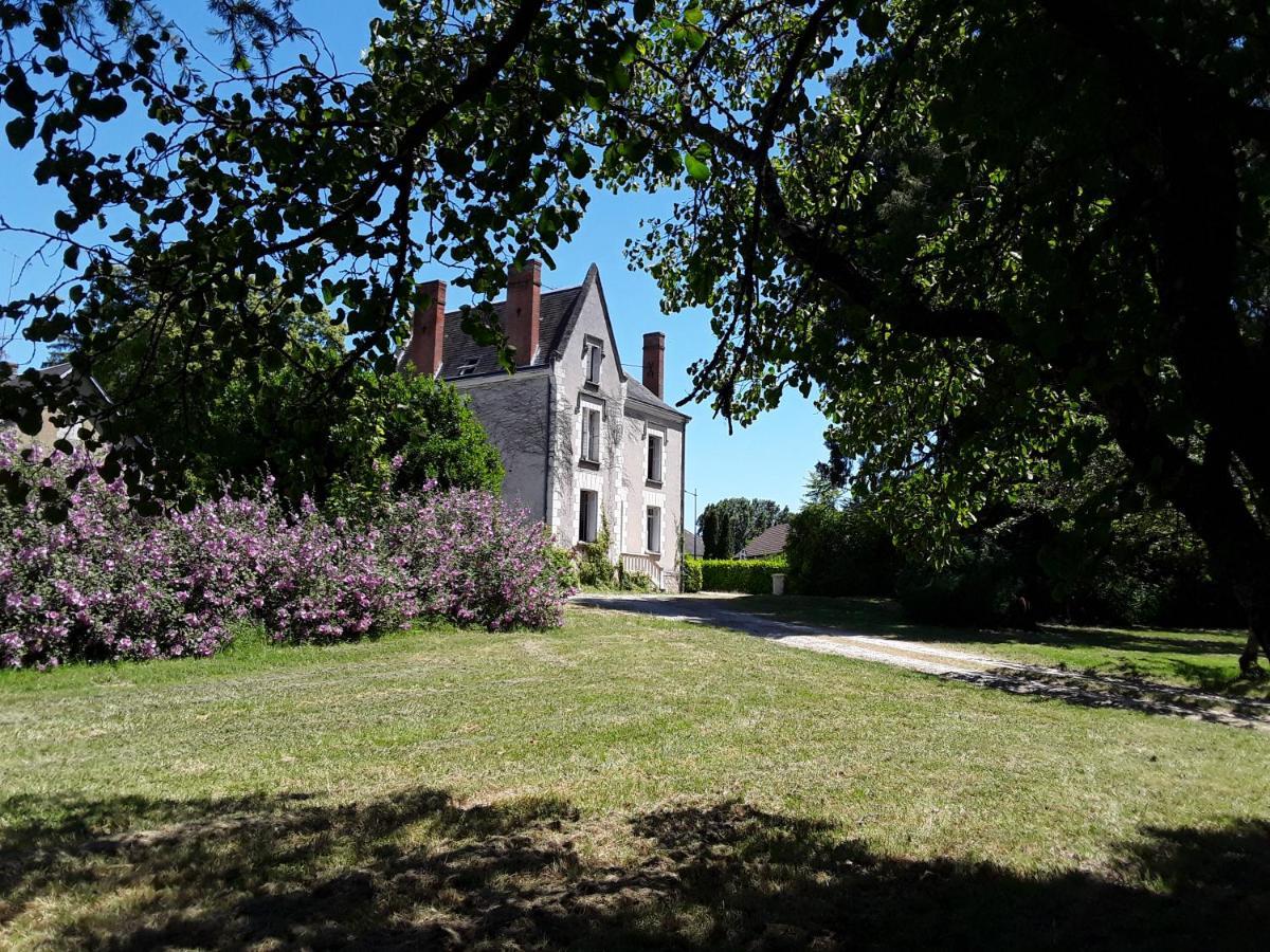 Chantoiseau Ligueil Buitenkant foto